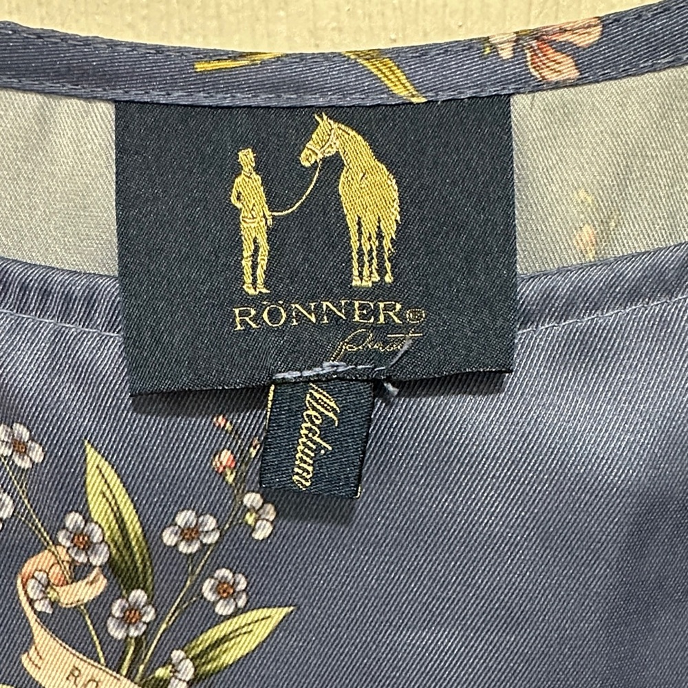 Ronner Design Blouse - Picture 3 of 7